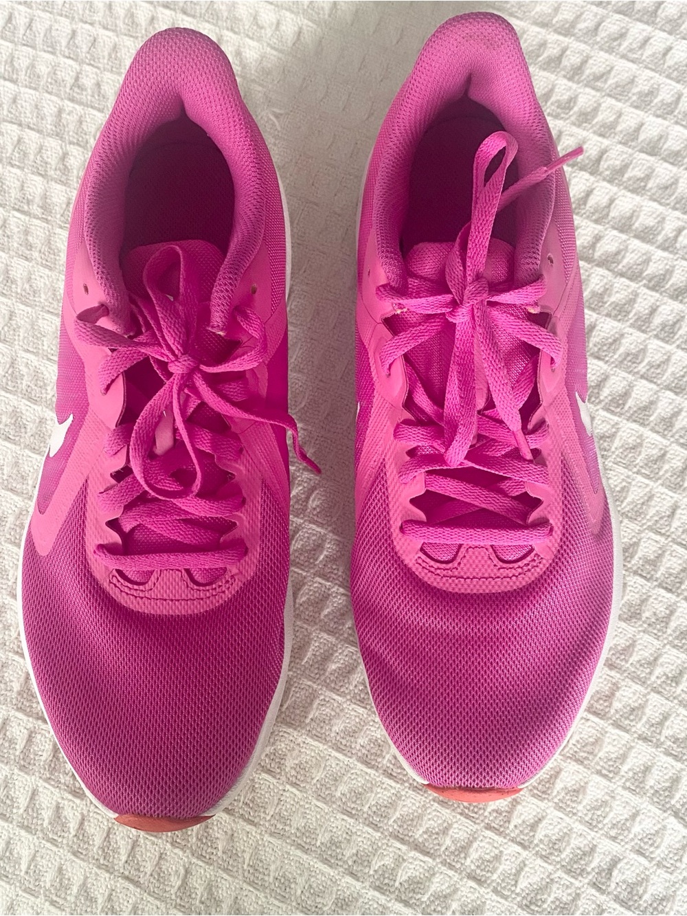 Nike Women's Hot Pink Athletic Running Sneakers with White Swoosh - Picture 2 of 9